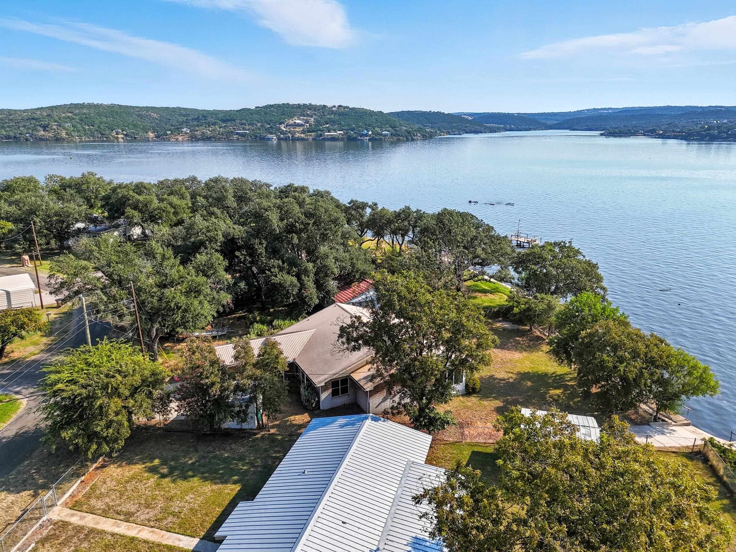 601 Lakeshore Loop