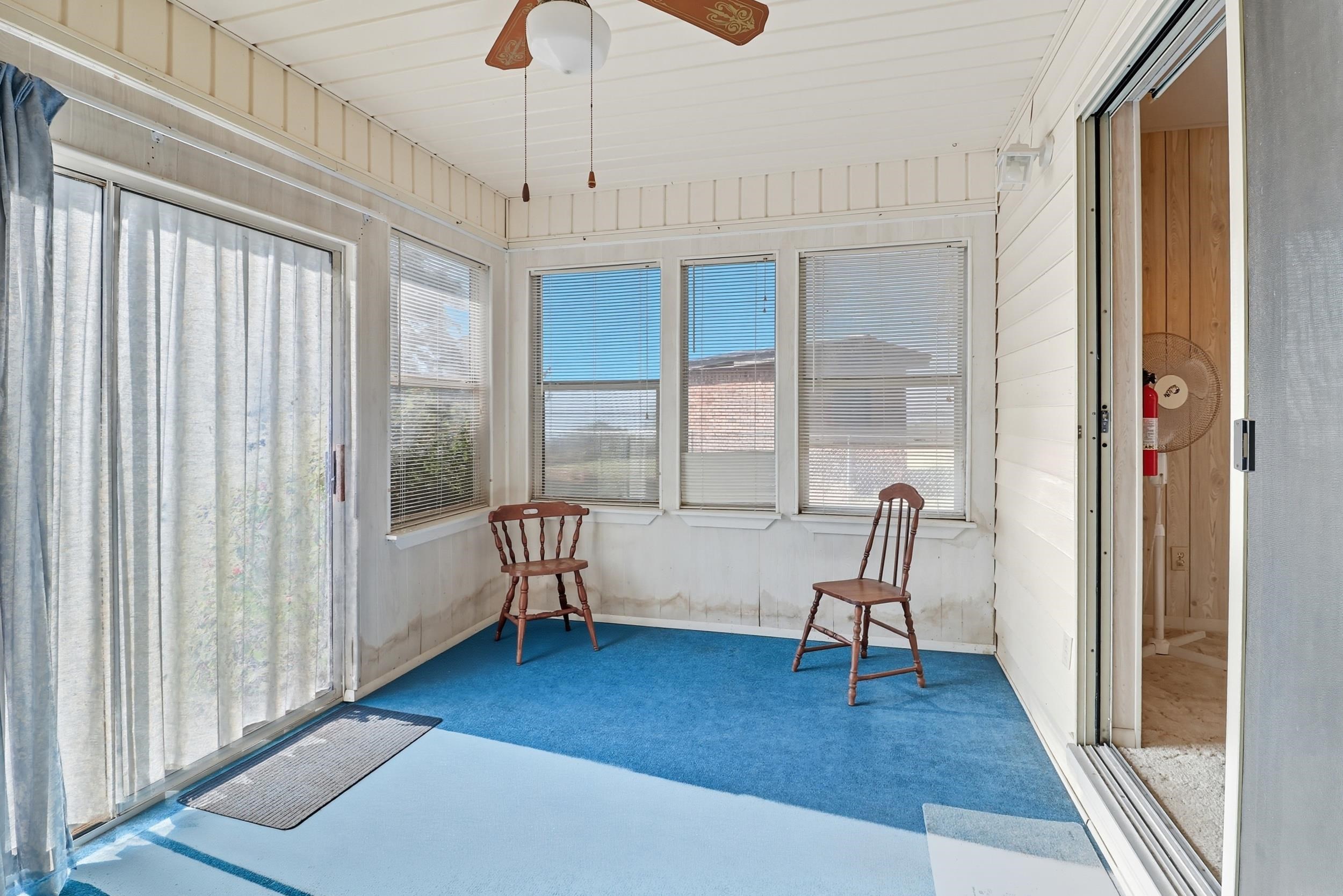 601 Lakeshore Loop