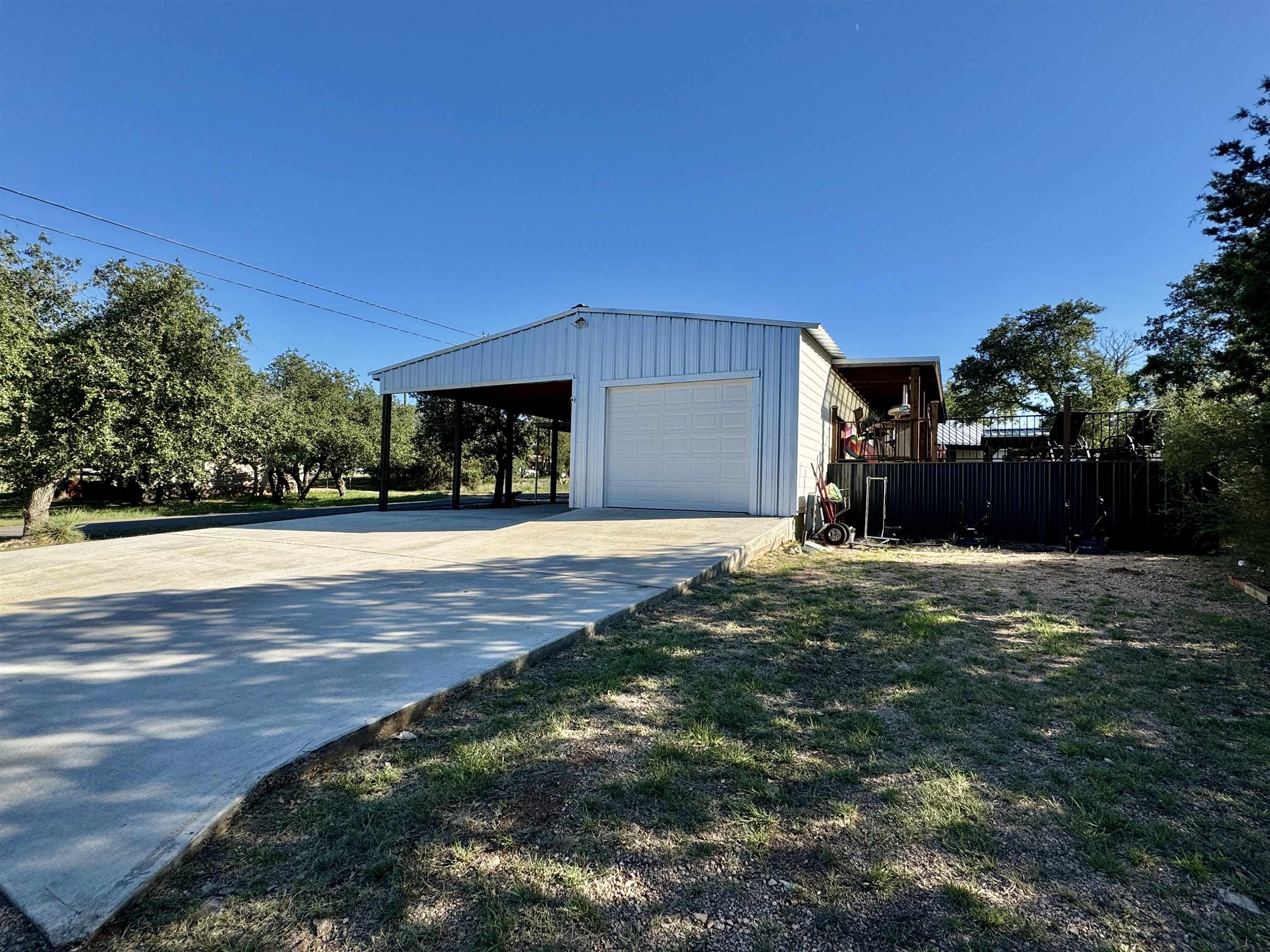 800 Lakeway