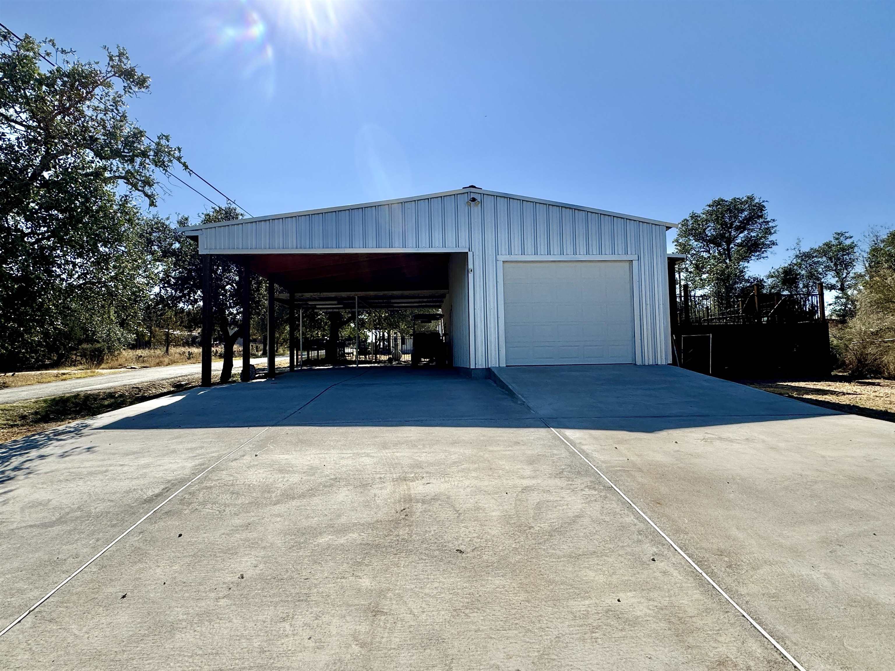 800 Lakeway