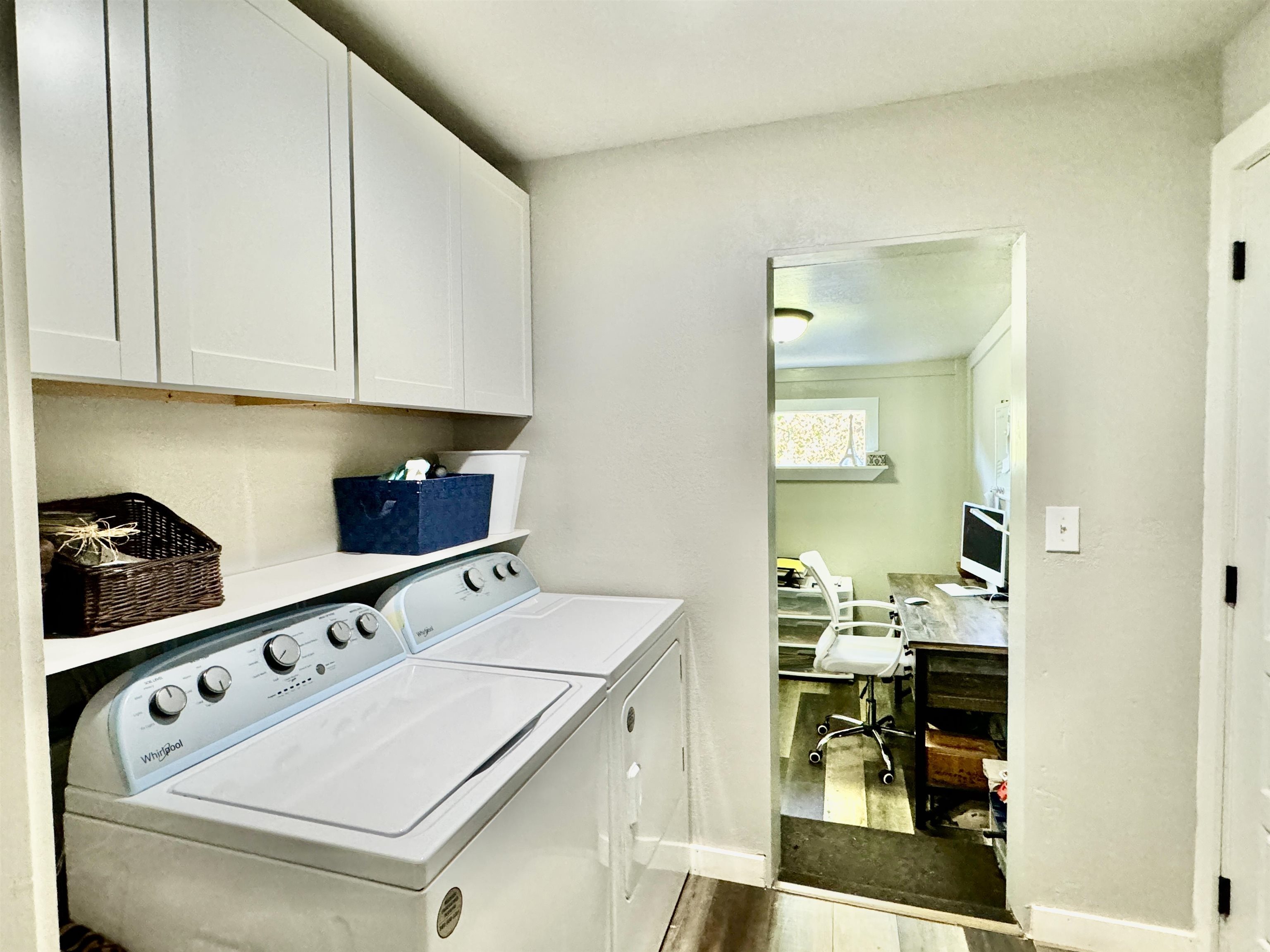 800 Lakeway