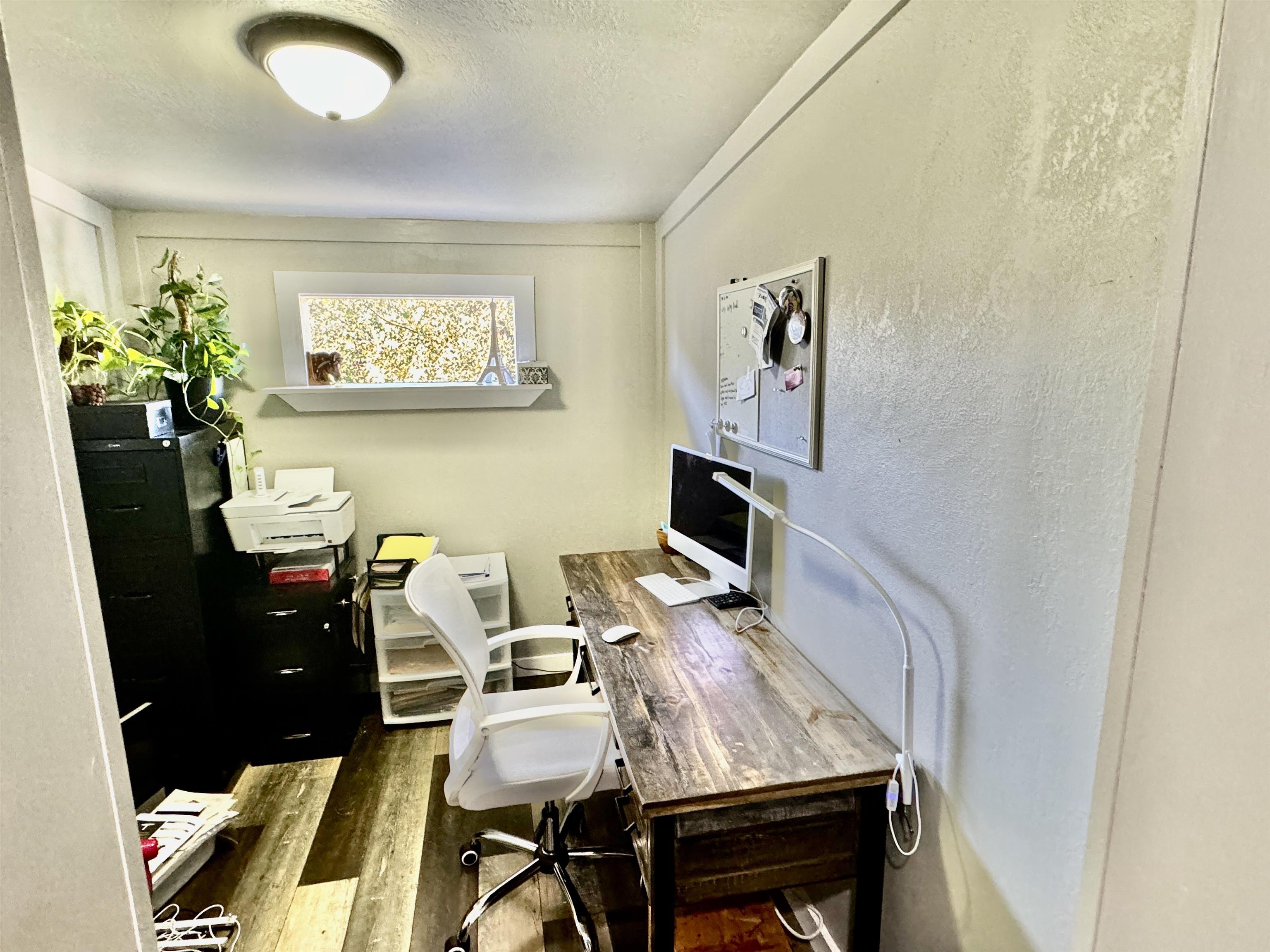 800 Lakeway