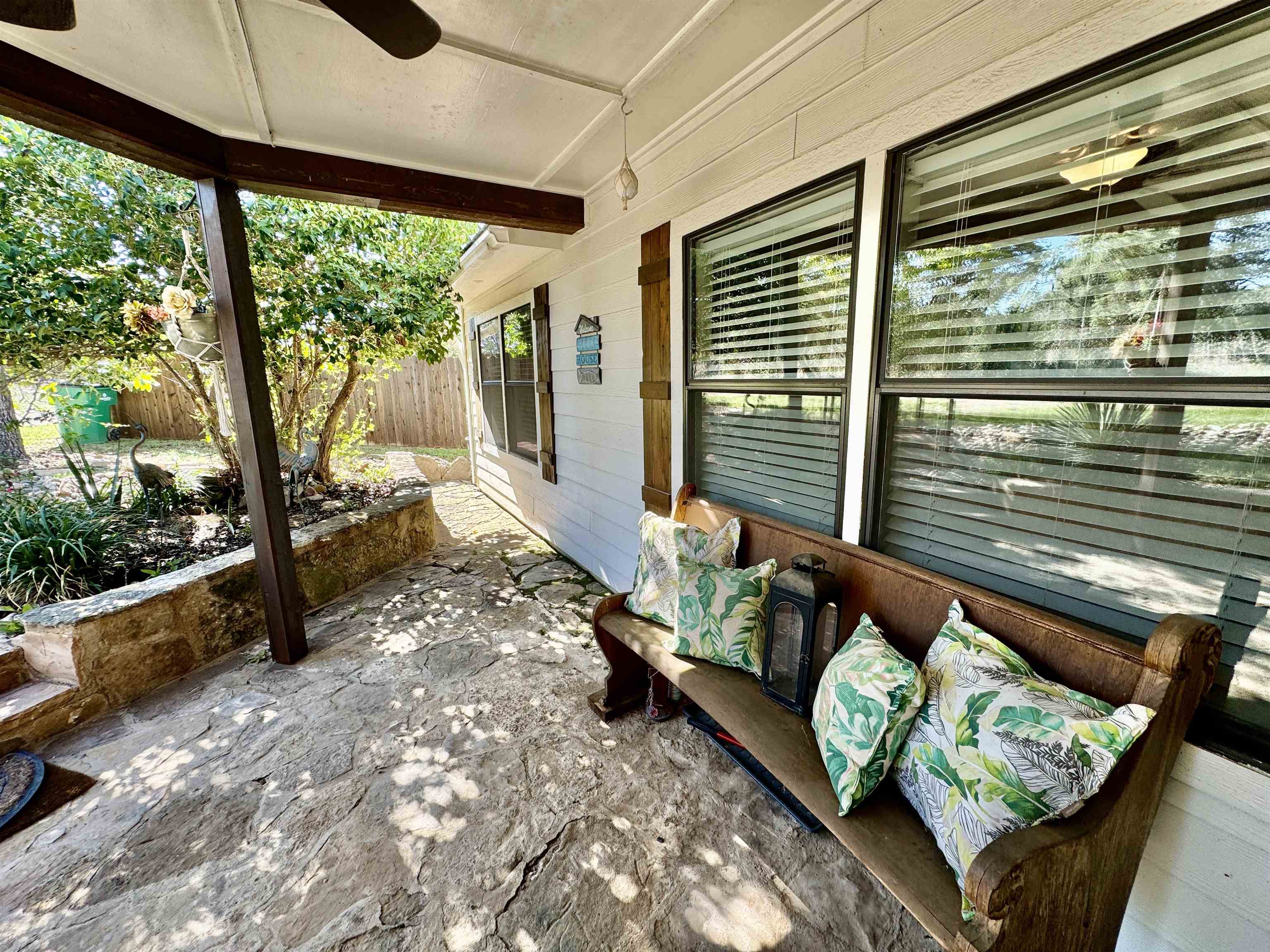 800 Lakeway