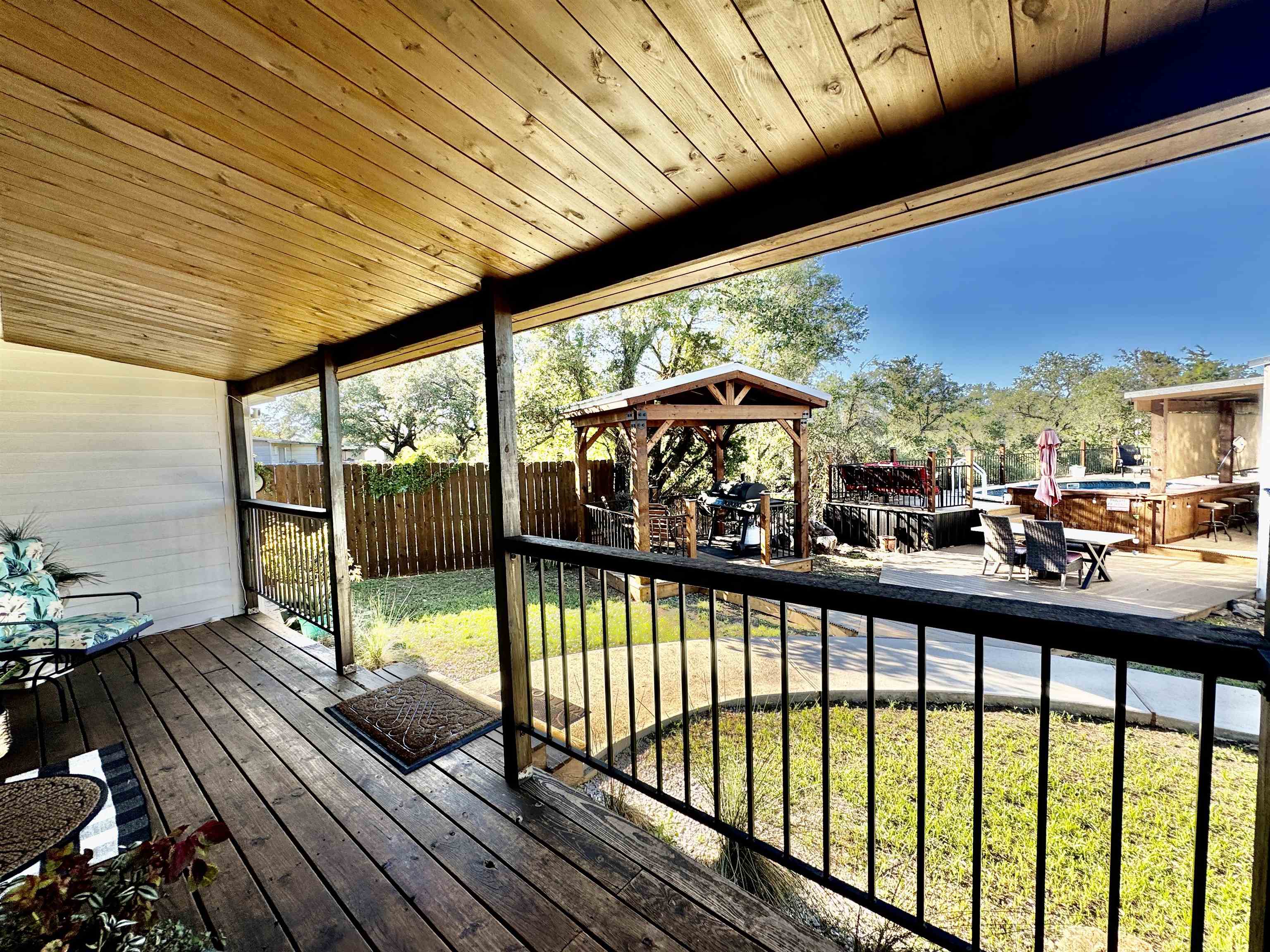 800 Lakeway