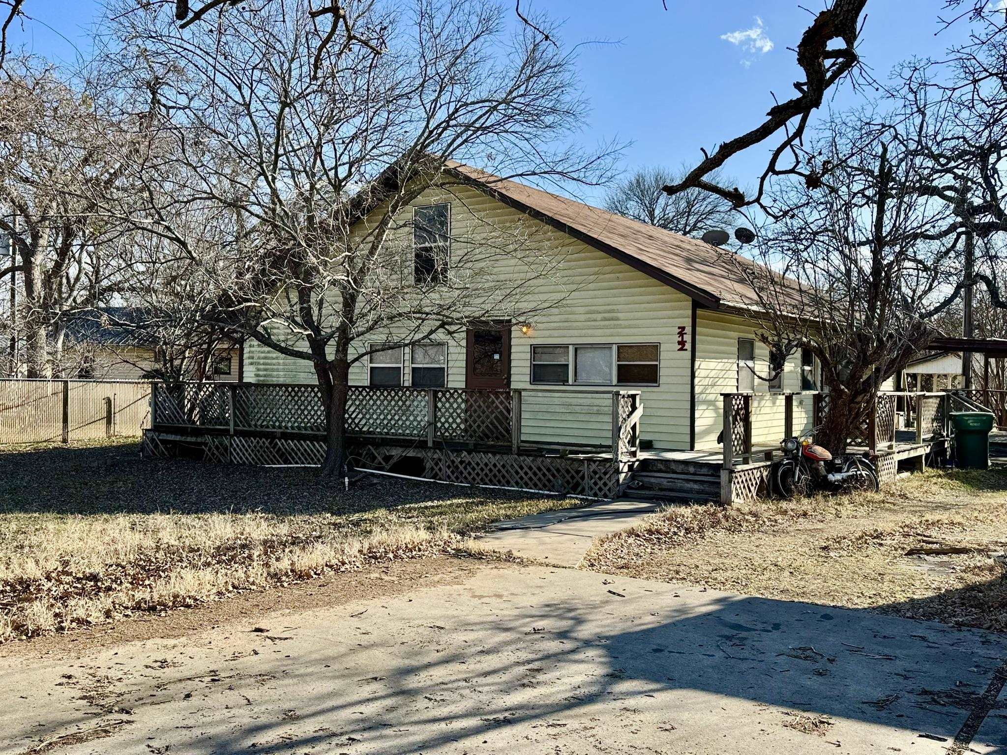 212 E Castleberry Dr.