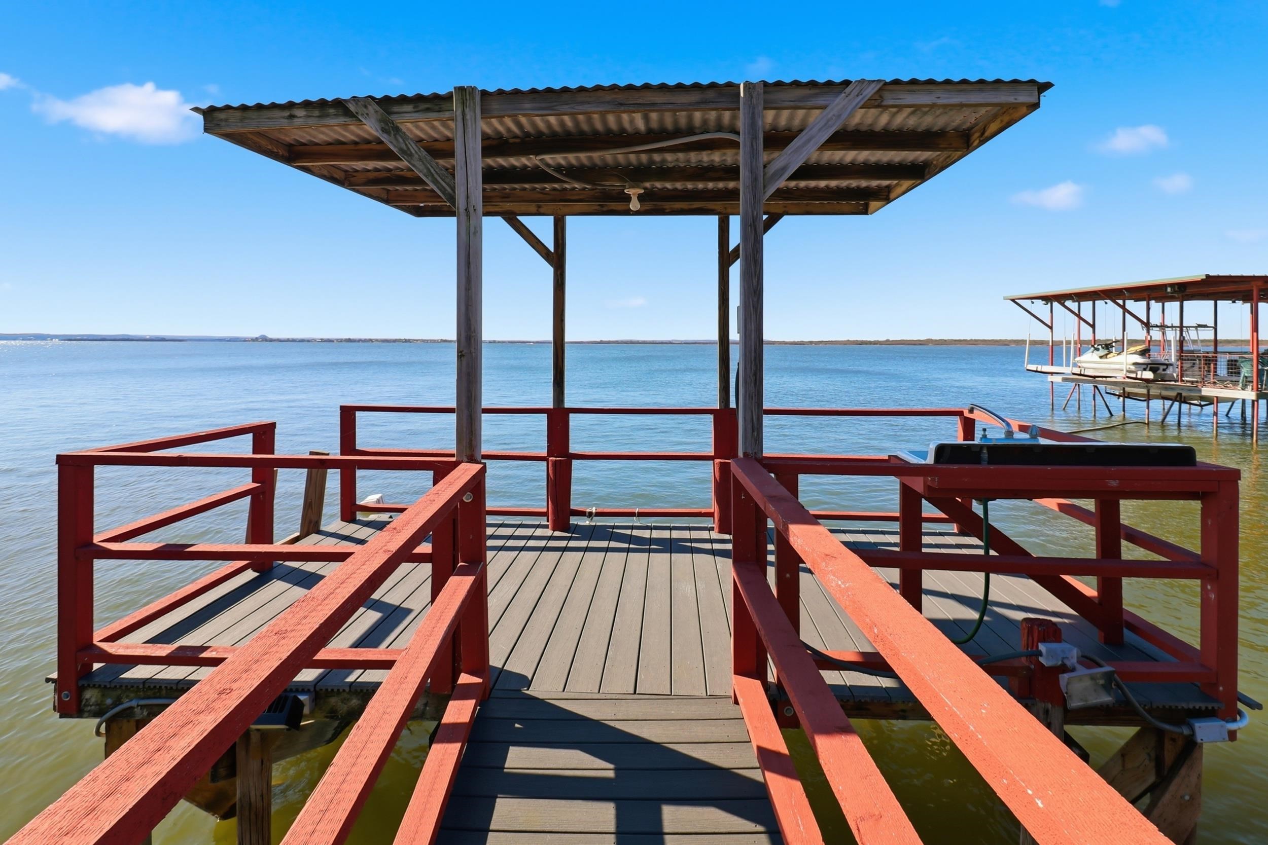 919 Lakeshore Loop
