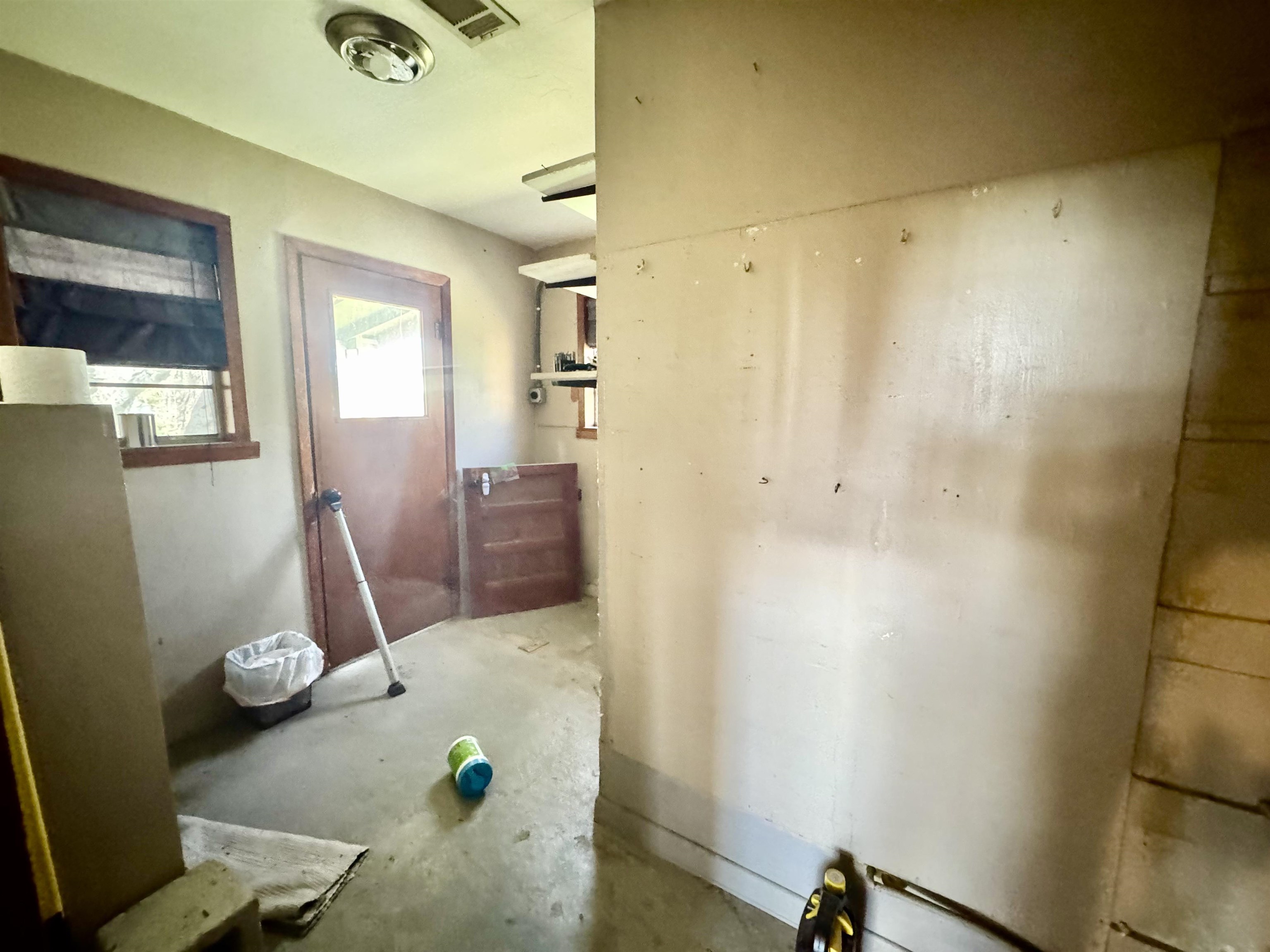807 N West