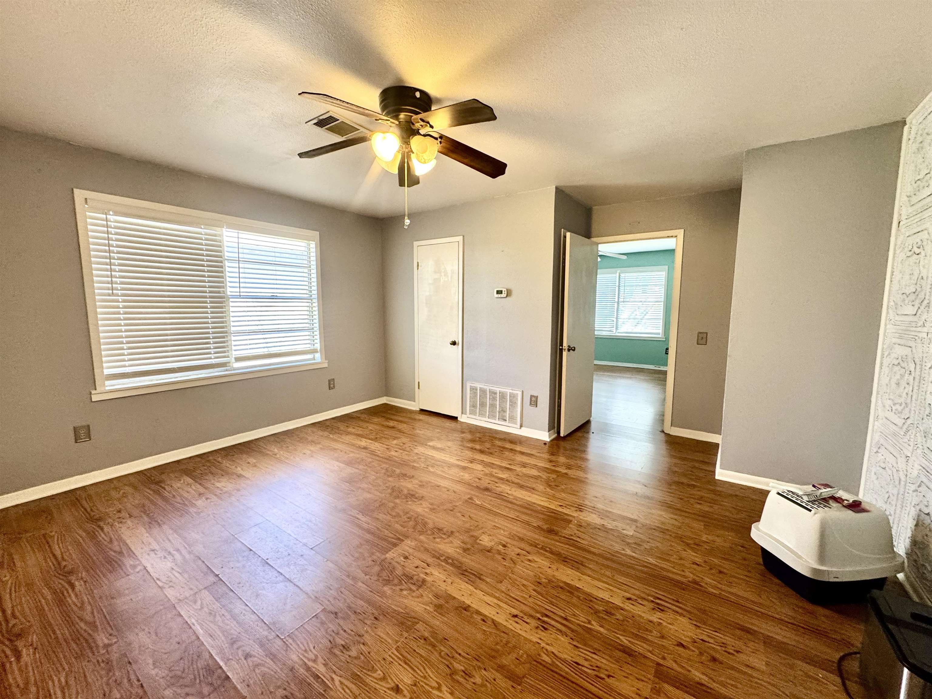 807 N West