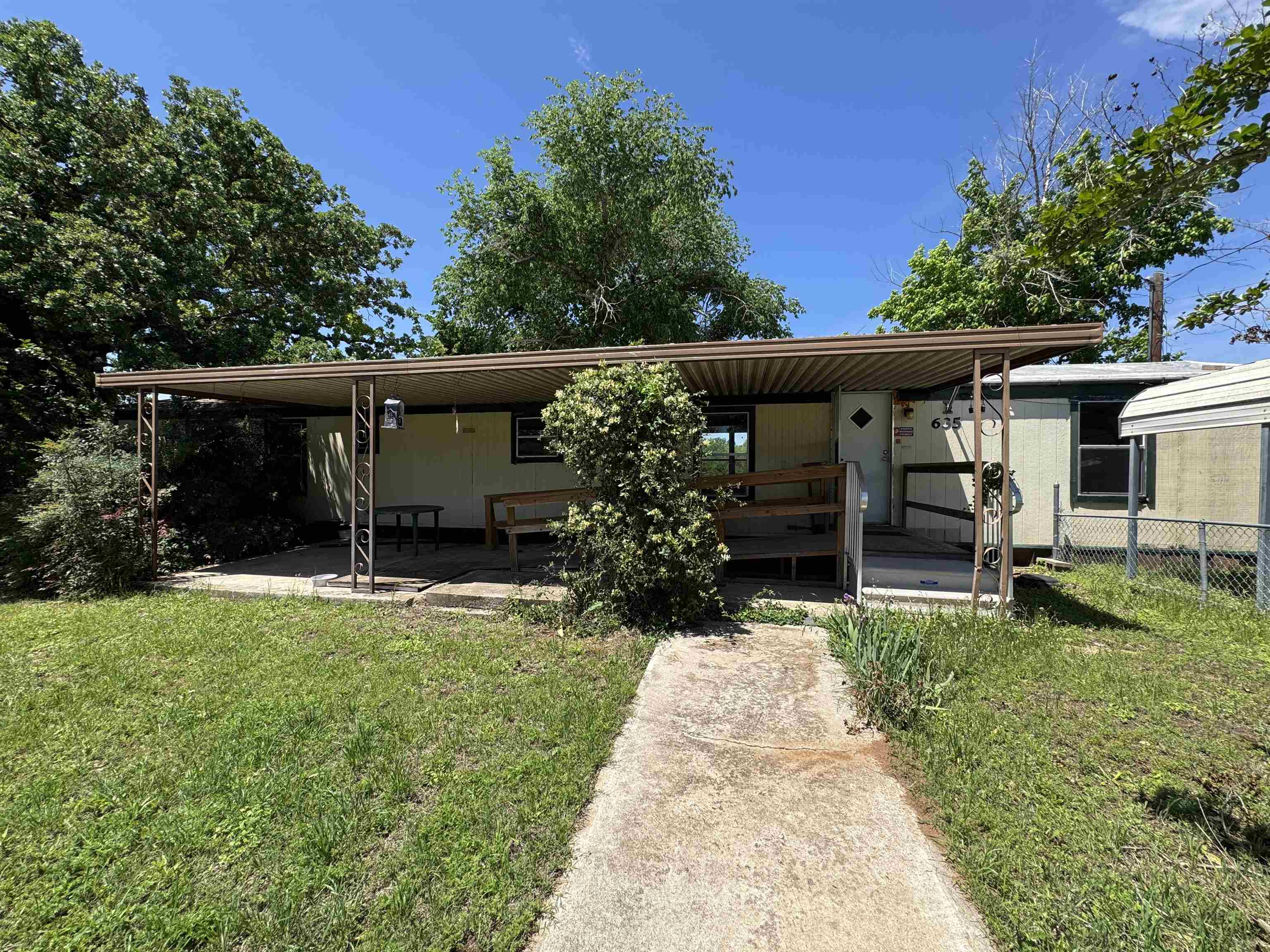 635 Village Loop