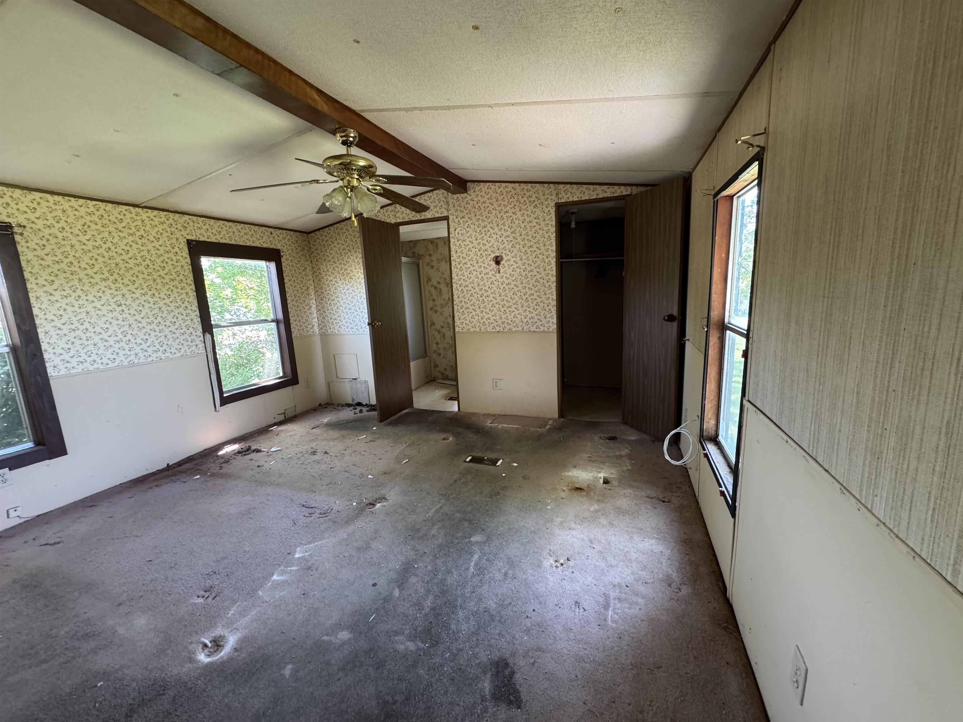635 Village Loop