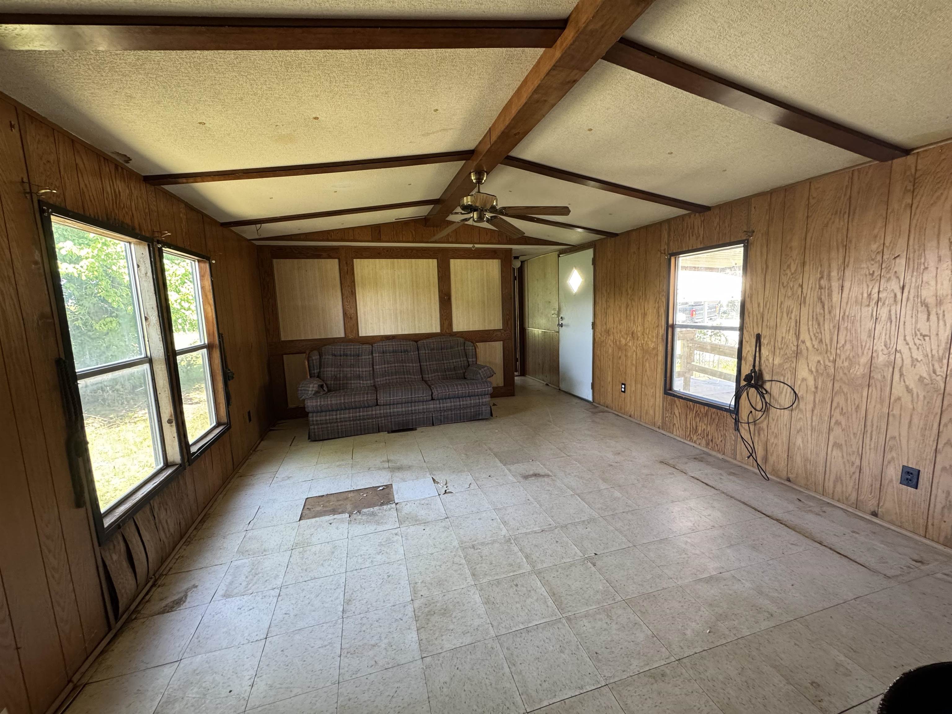 635 Village Loop