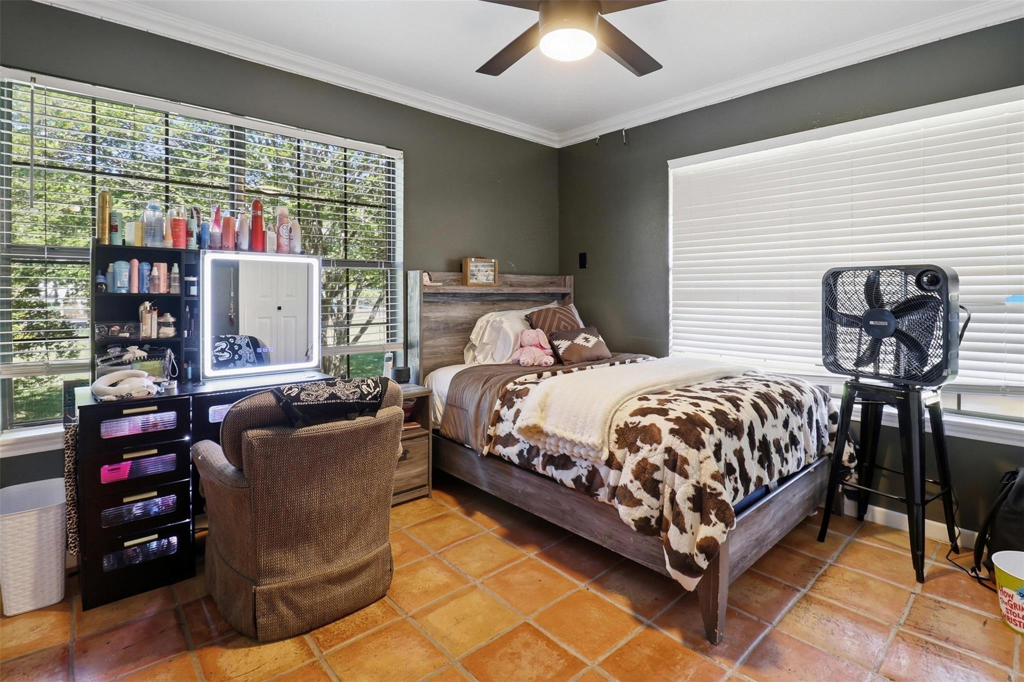 1204 S Gabriel DR