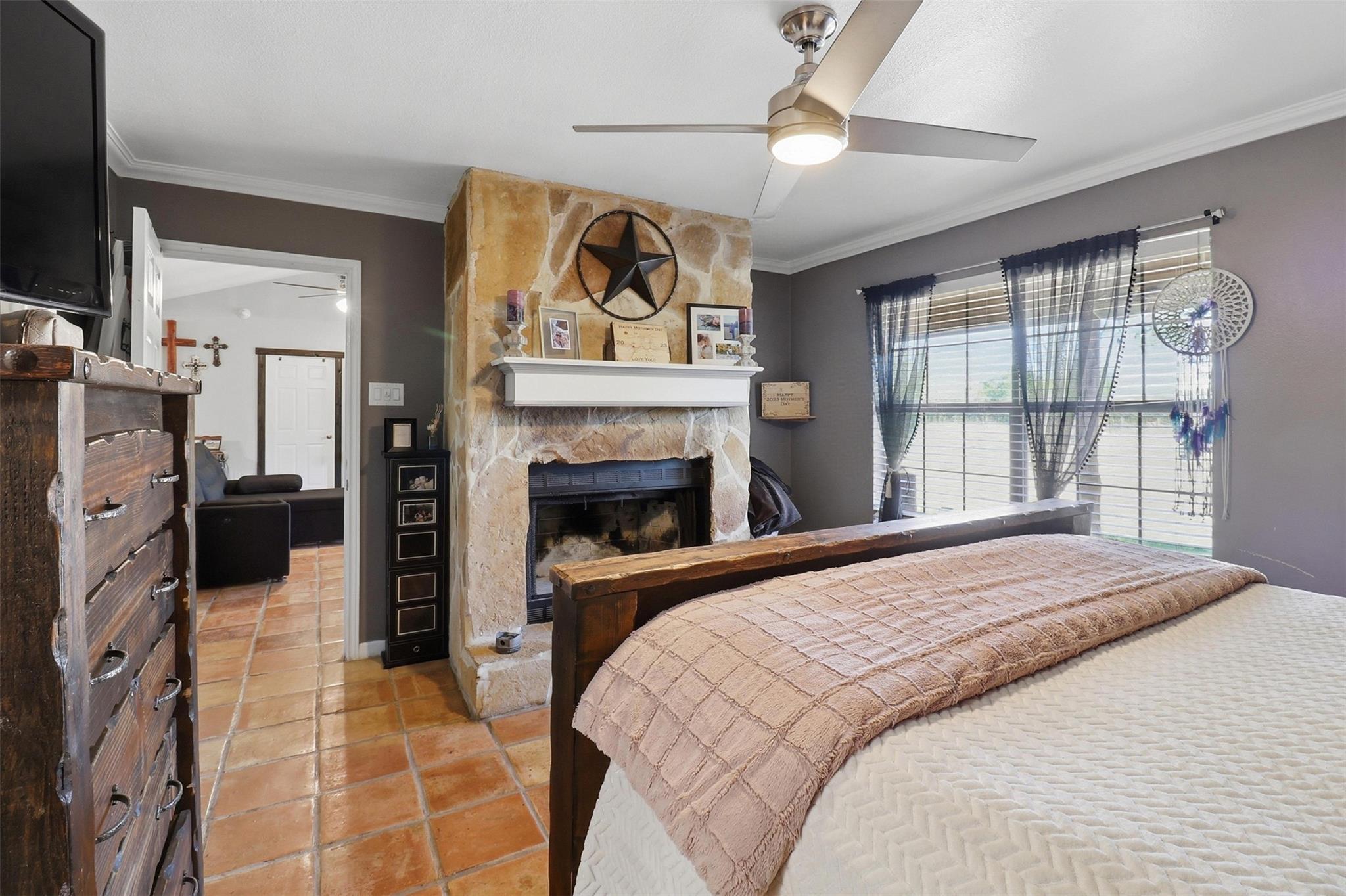1204 S Gabriel DR