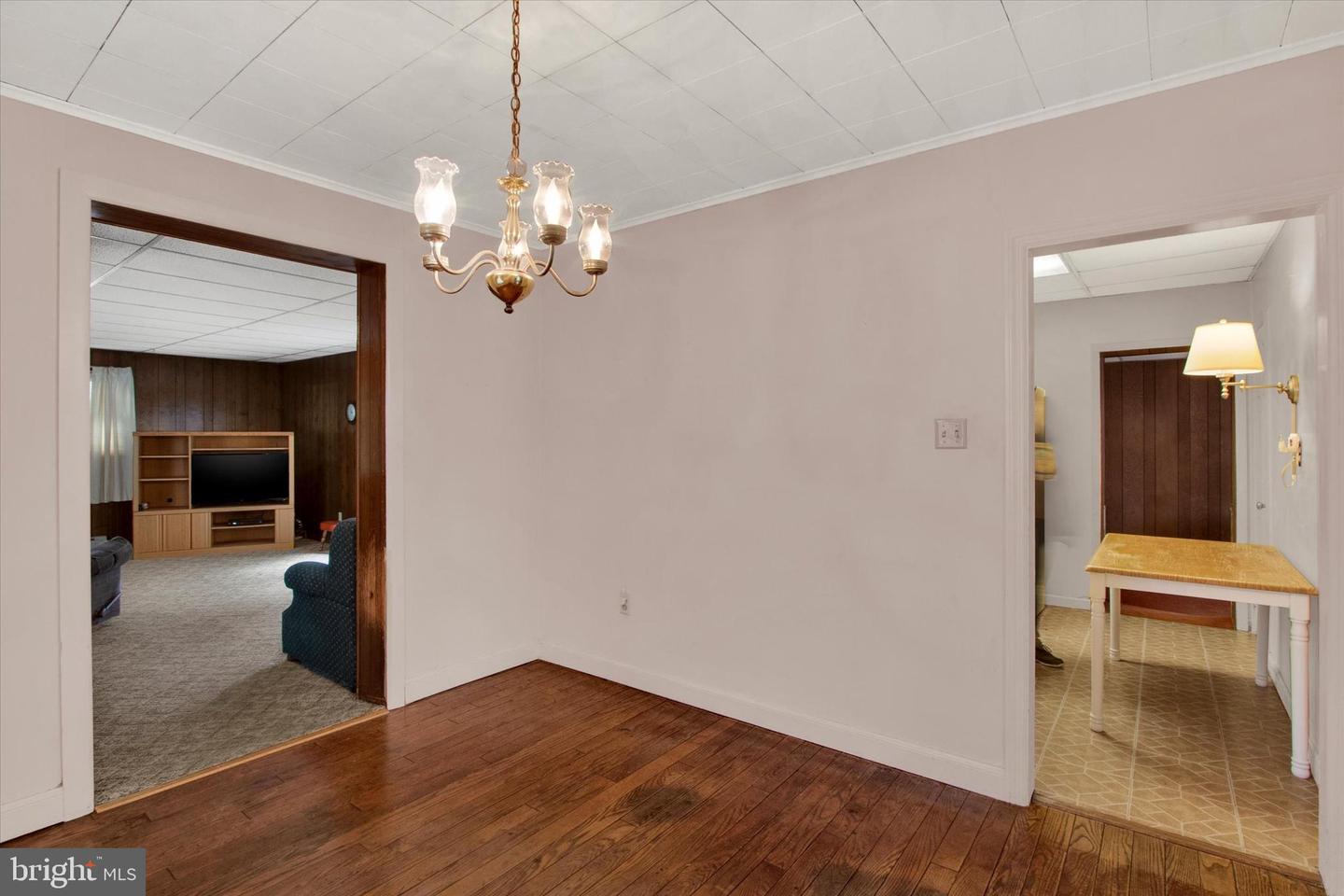 11 Oxford Ave