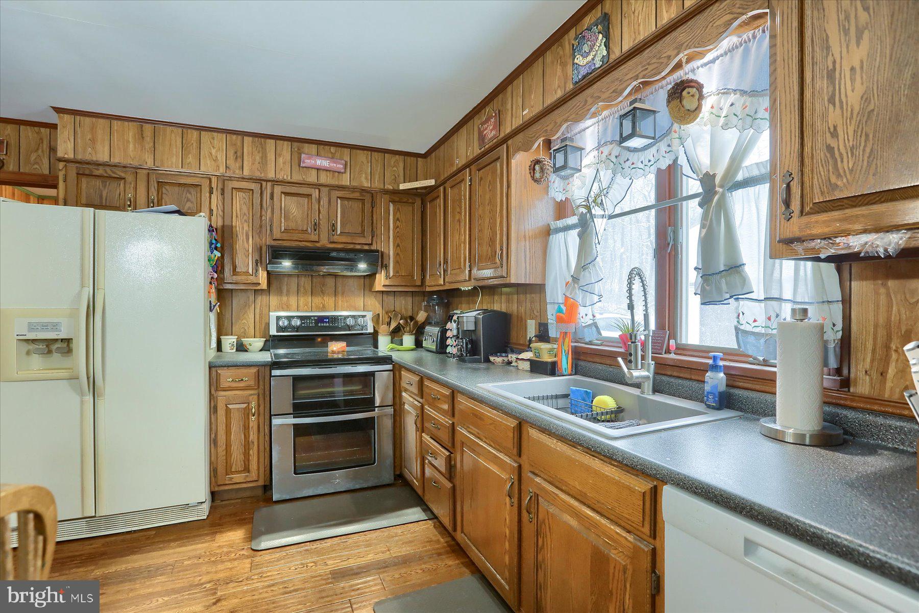 1214 Mountain Rd