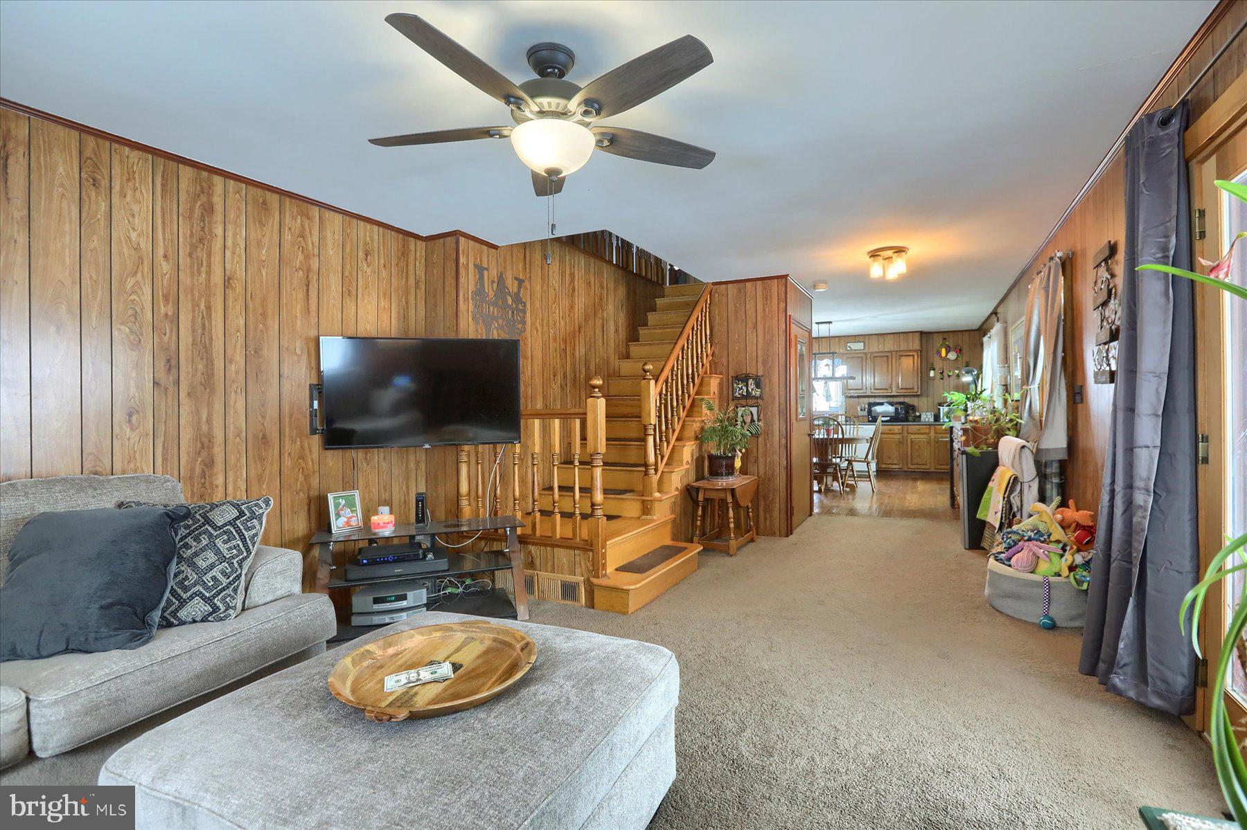 1214 Mountain Rd