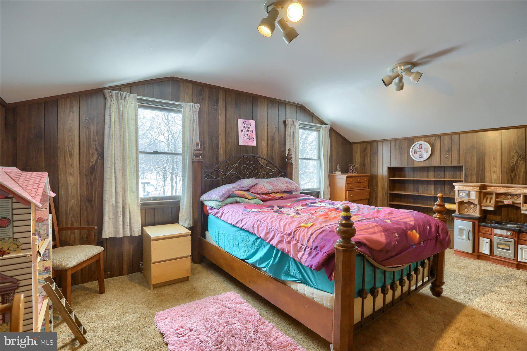 1214 Mountain Rd
