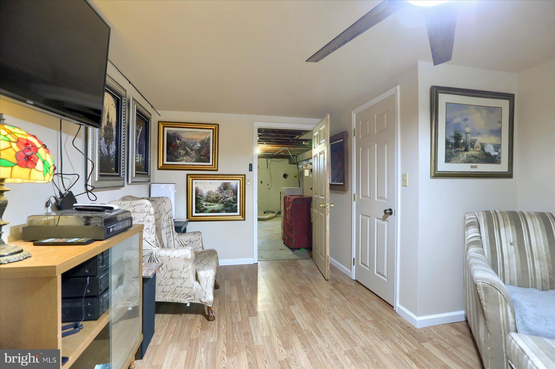 1214 Mountain Rd
