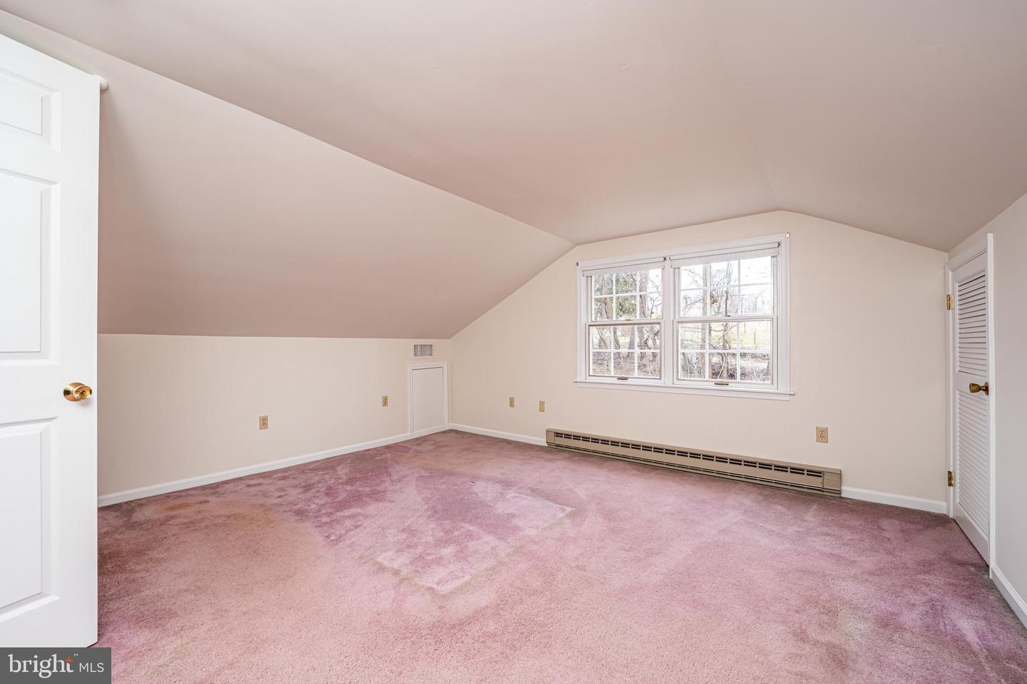 1025 Davis Ln
