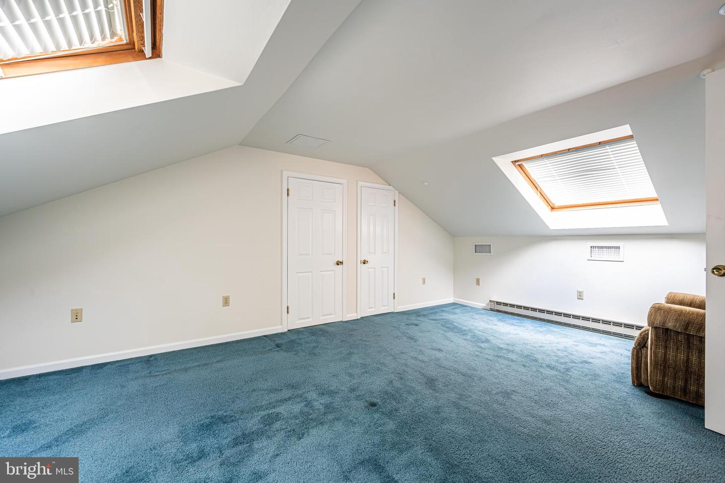1025 Davis Ln
