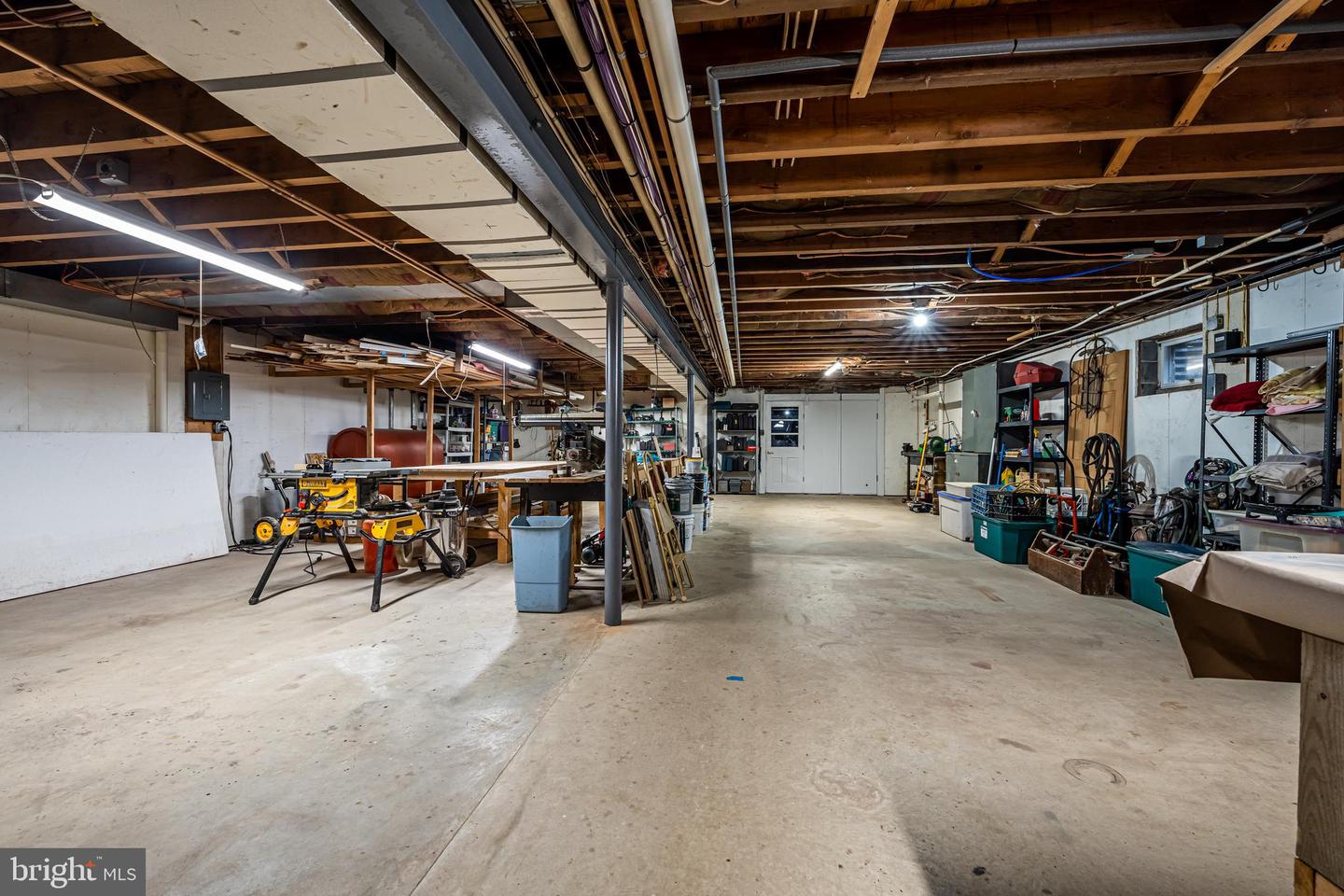 1025 Davis Ln
