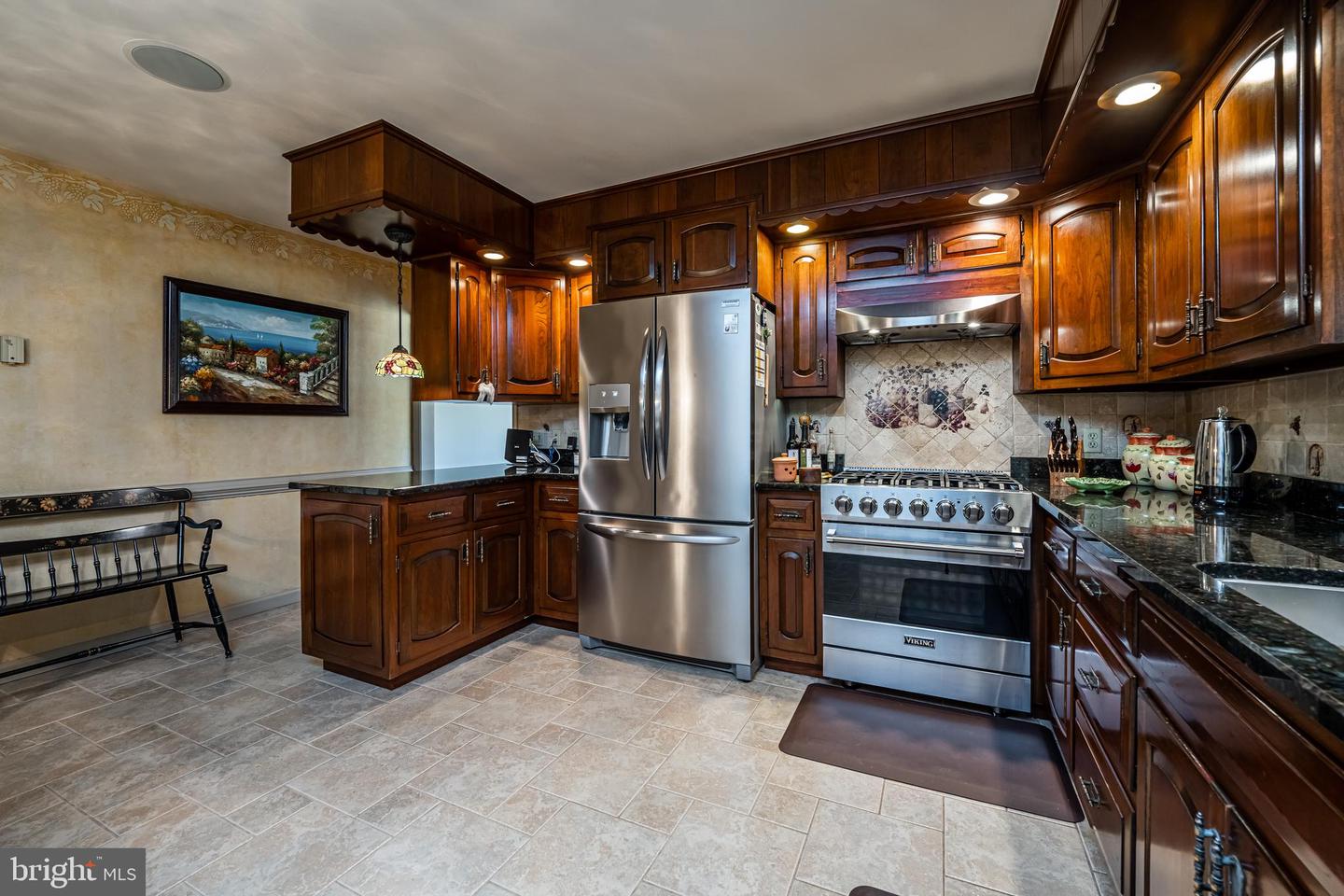 1025 Davis Ln
