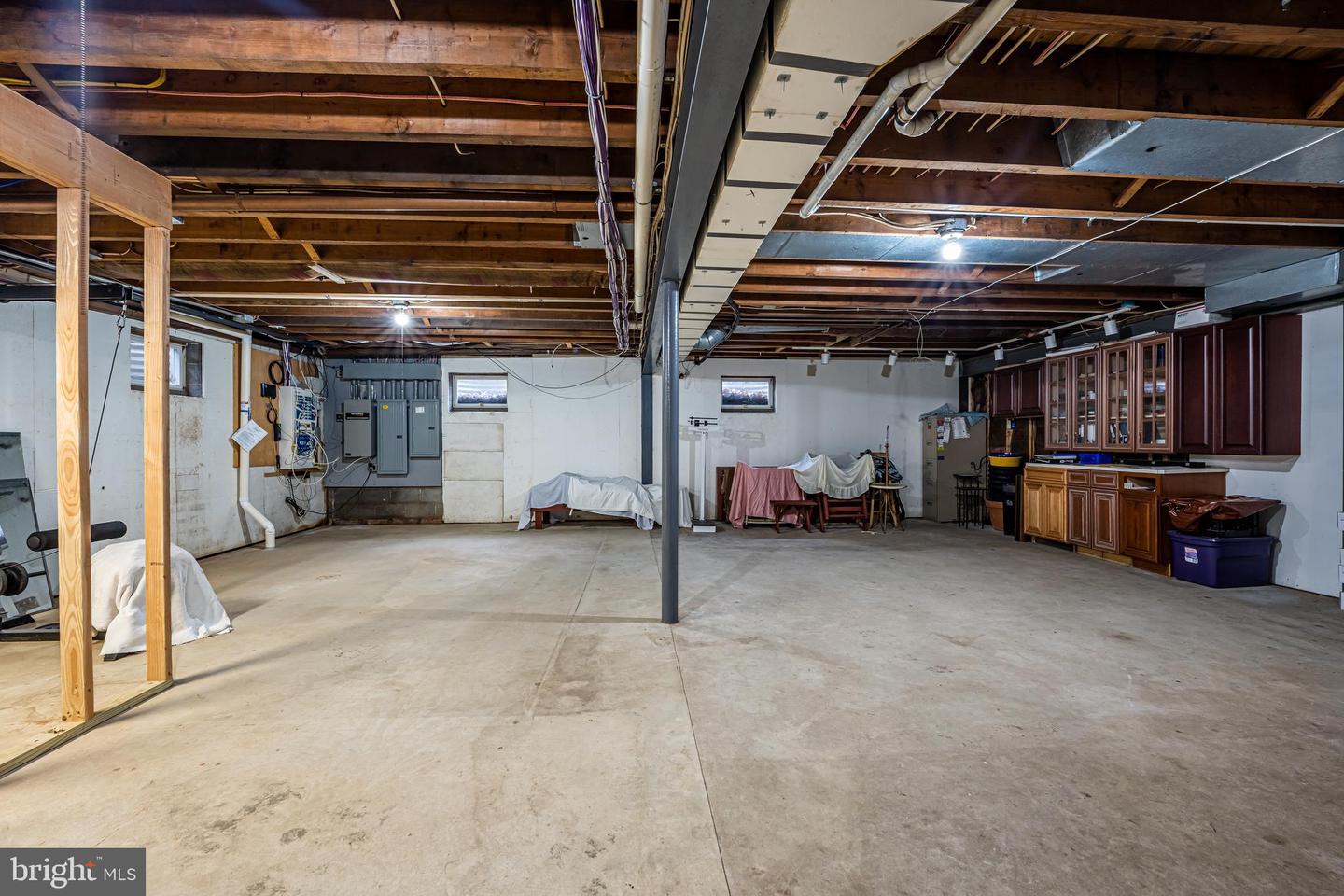 1025 Davis Ln