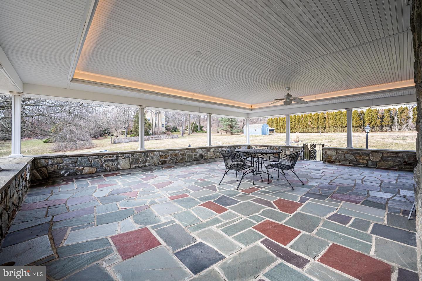 1025 Davis Ln