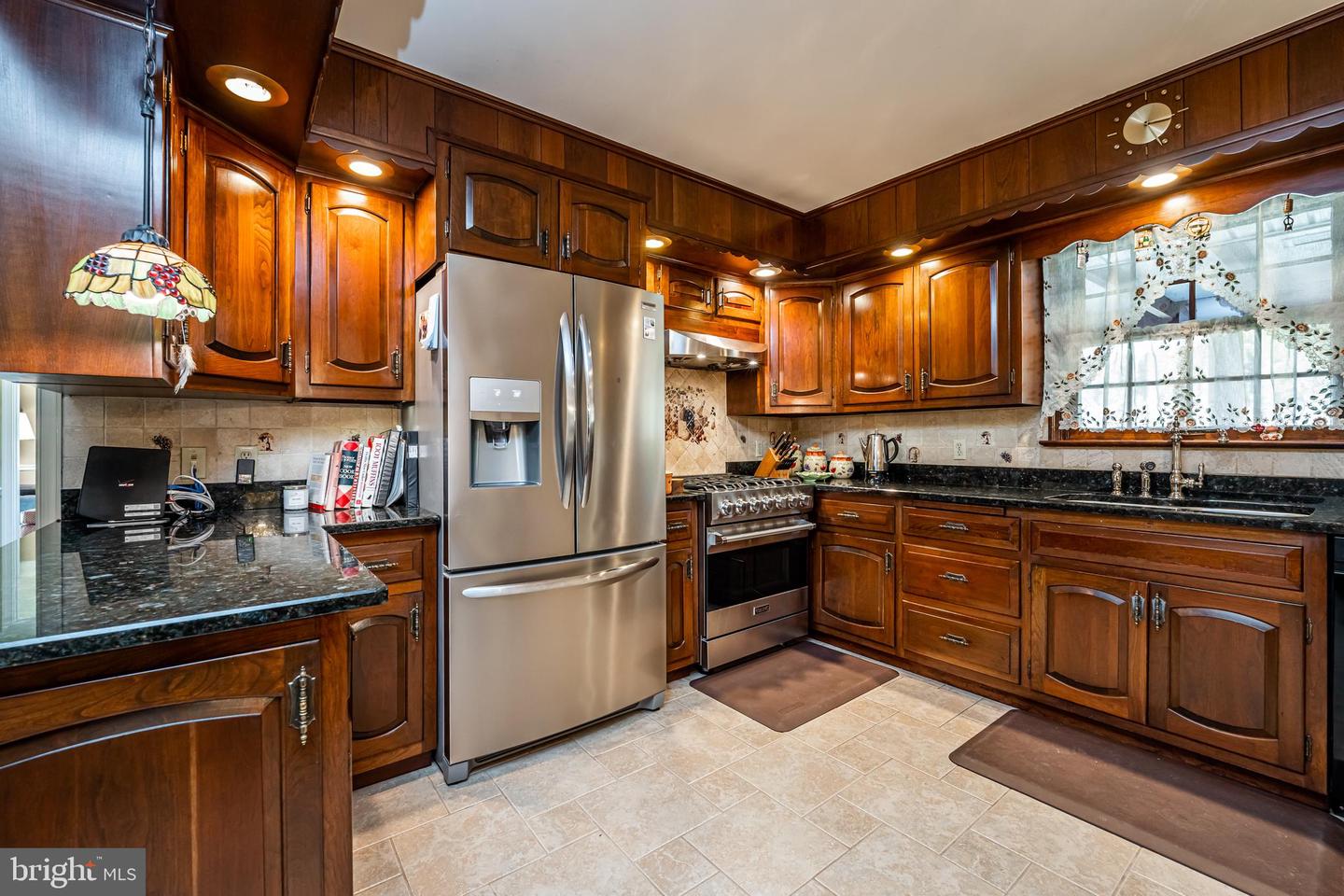 1025 Davis Ln