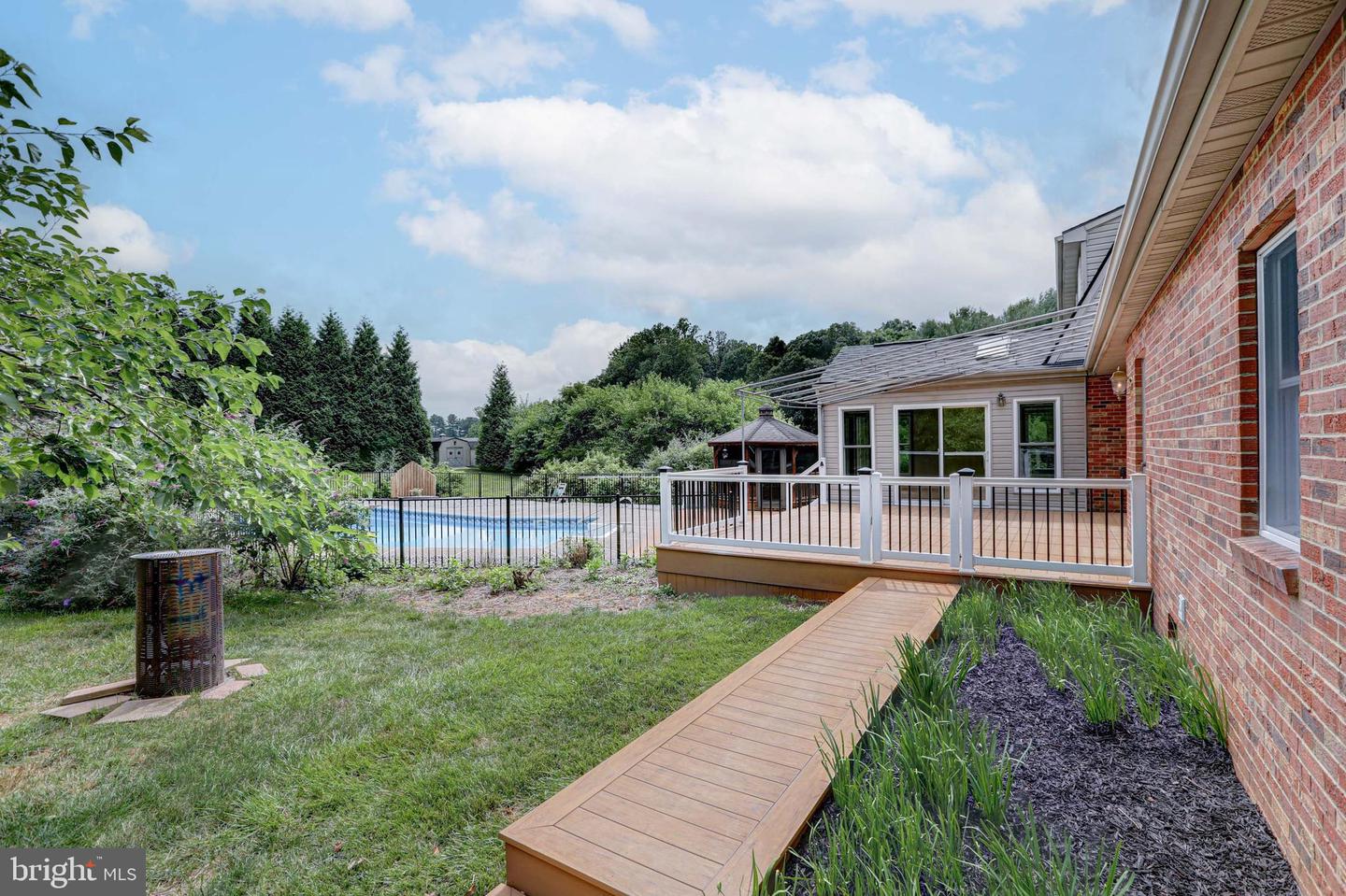 128 Carriage Run Rd