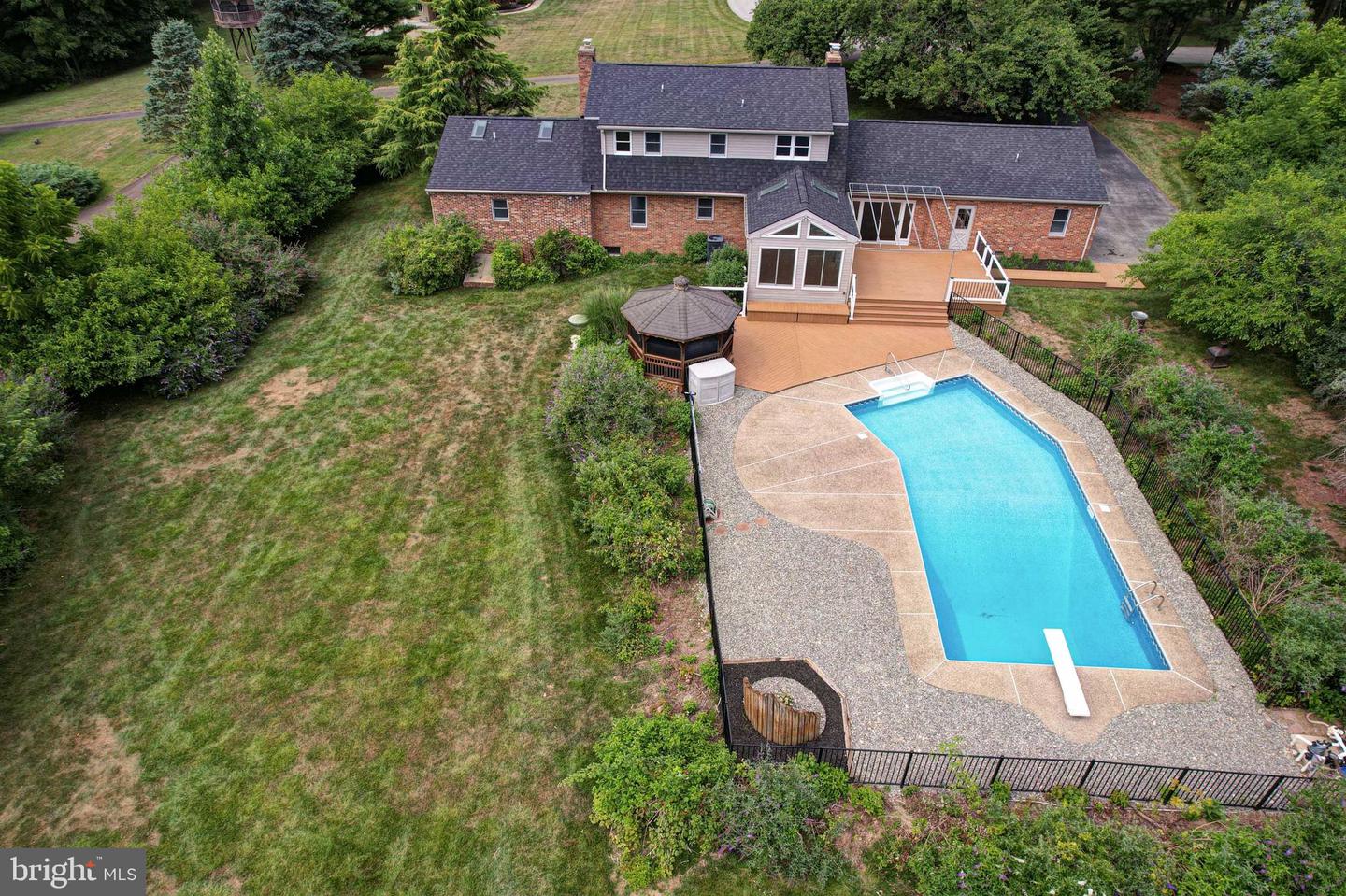 128 Carriage Run Rd