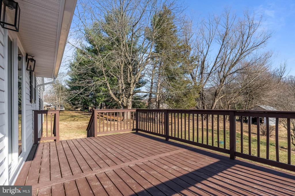 469 W Avondale Rd