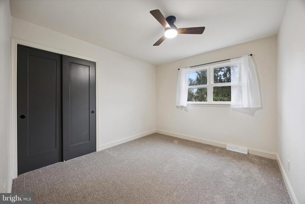 13 WINDING WAY