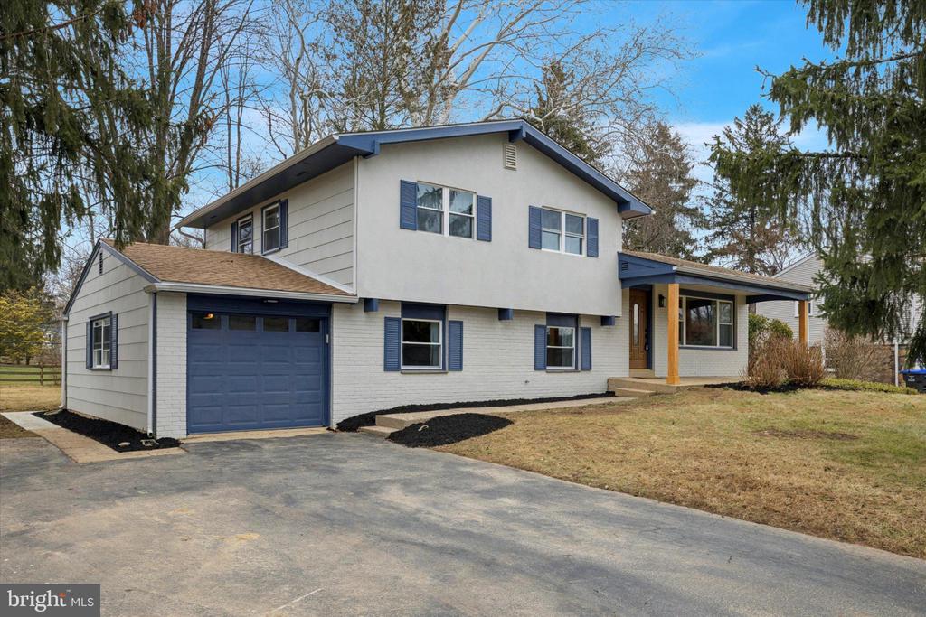 13 WINDING WAY