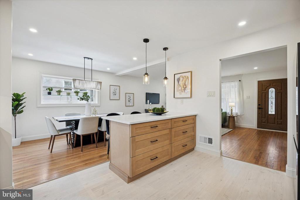 13 WINDING WAY