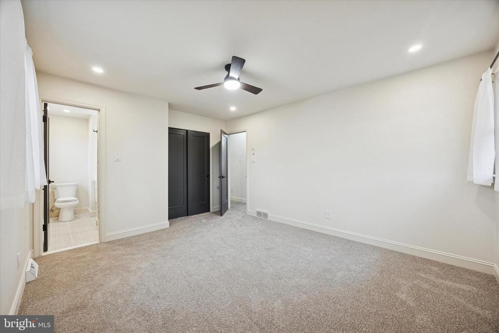 13 WINDING WAY