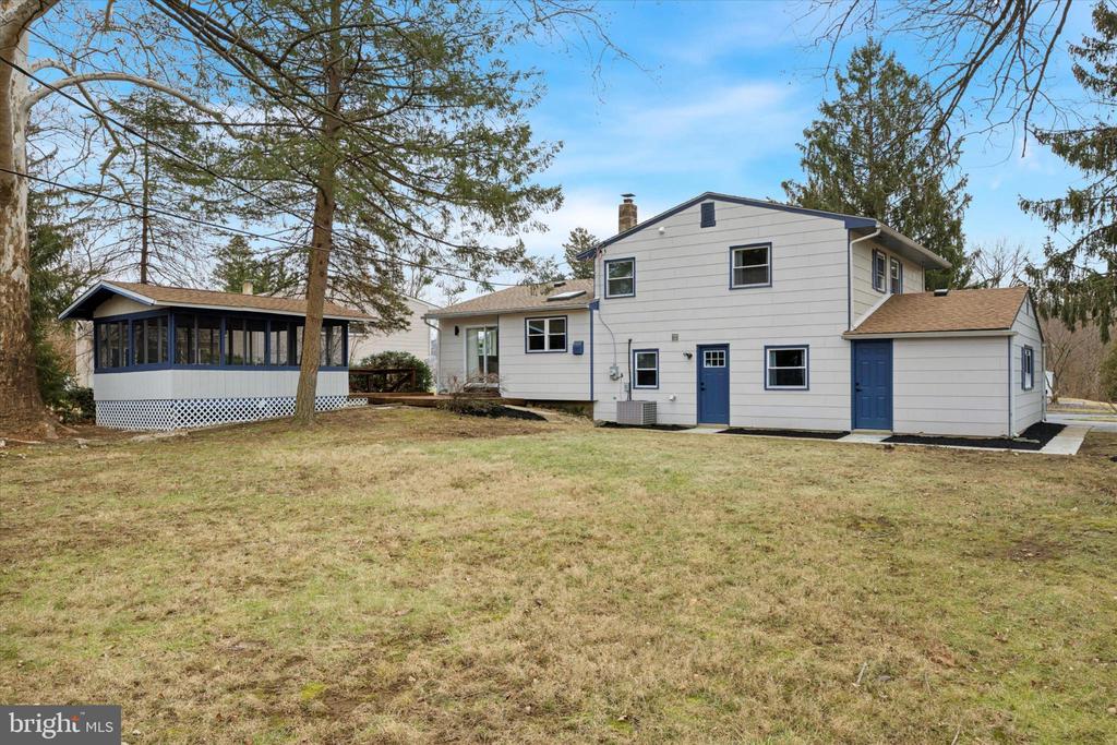 13 WINDING WAY