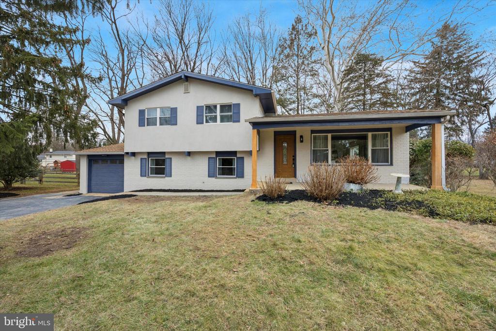 13 WINDING WAY