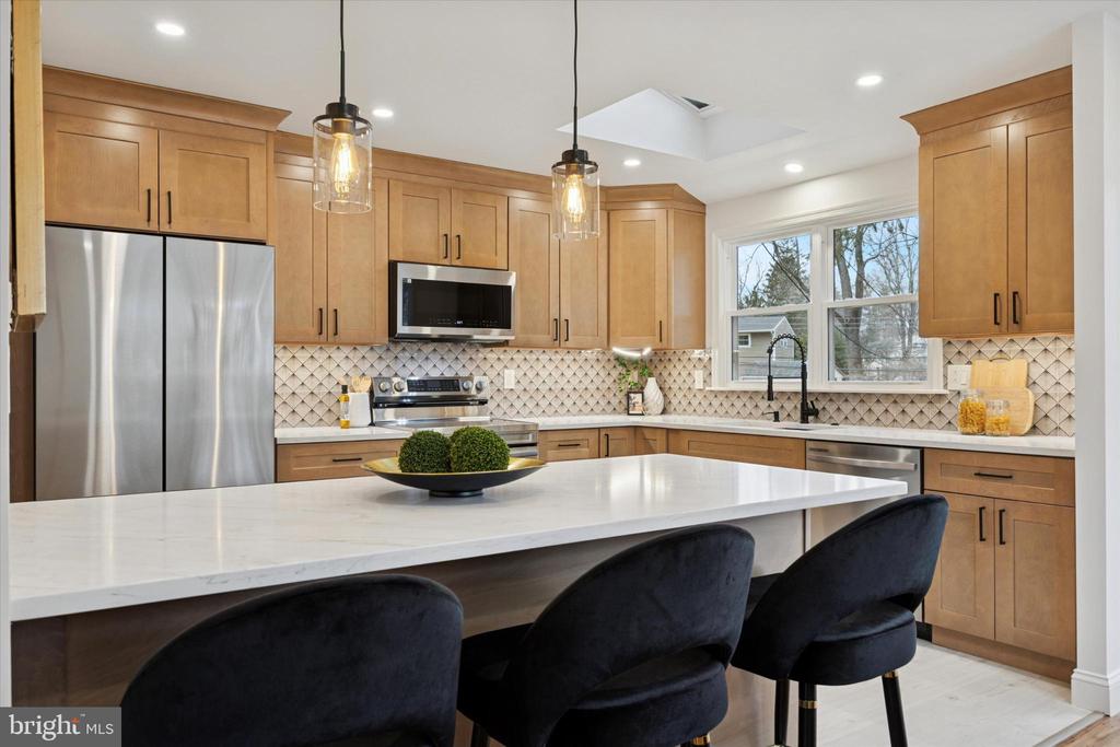 13 WINDING WAY