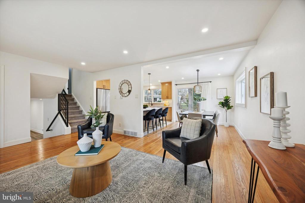 13 WINDING WAY