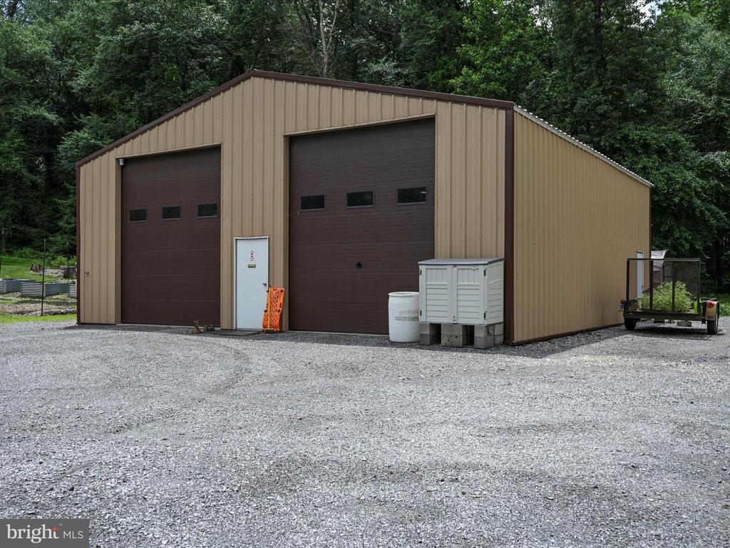 5496 Ridge Rd