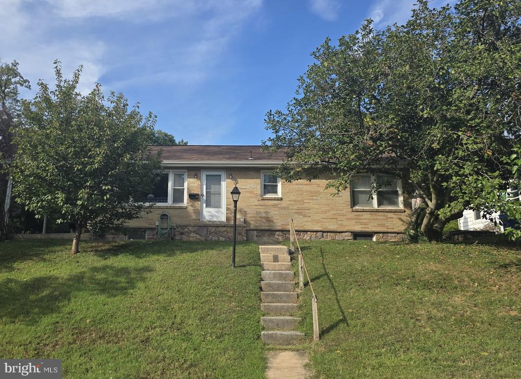 144 POPLAR STREET
