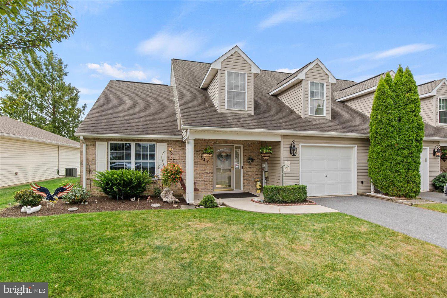 541 School Ln