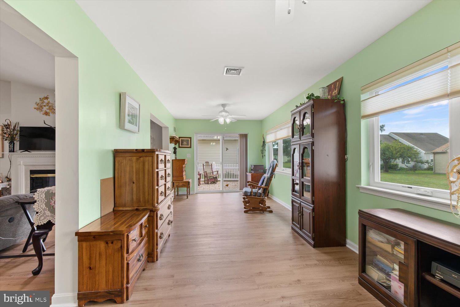541 School Ln