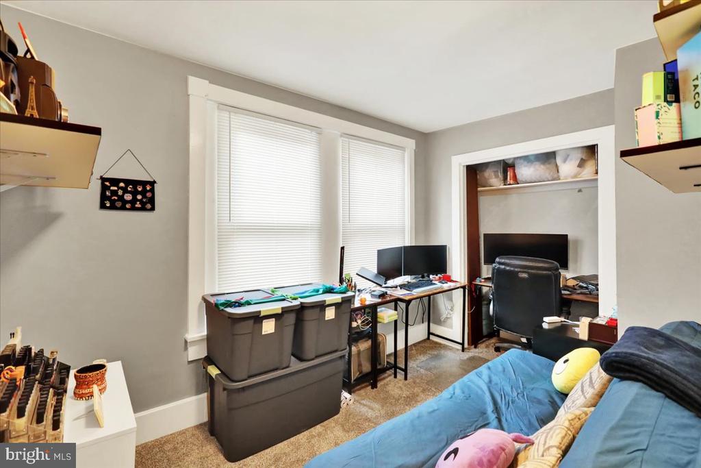 10 Caroline St