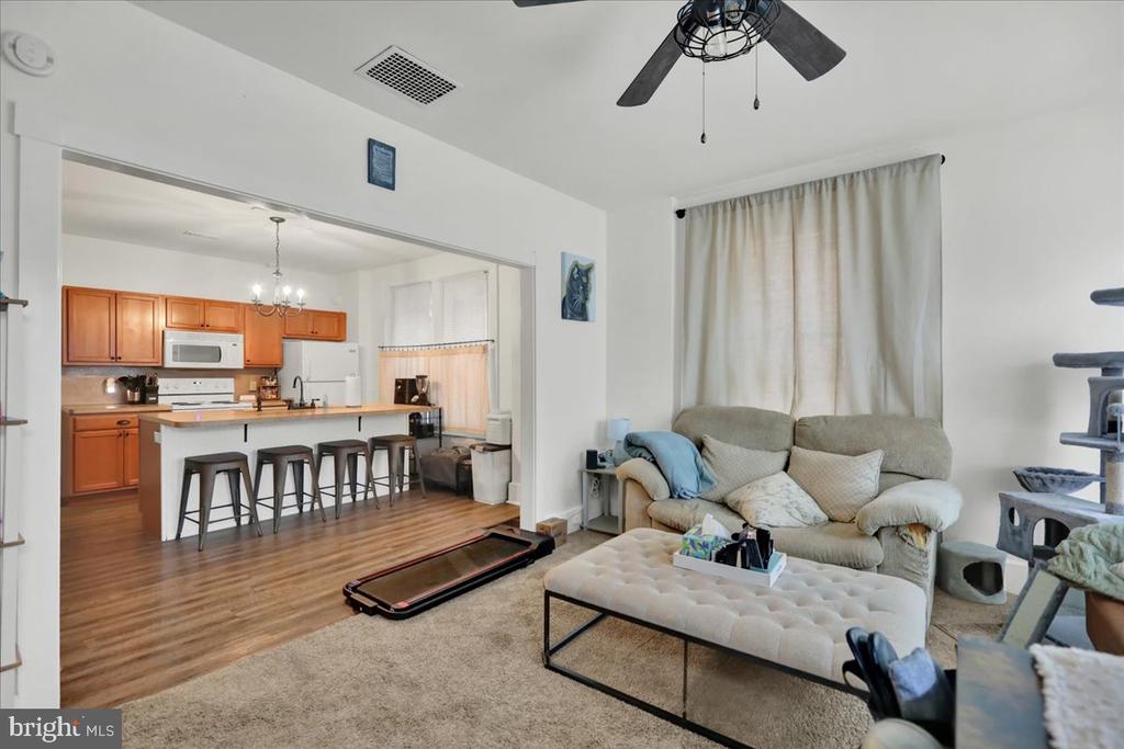 10 Caroline St