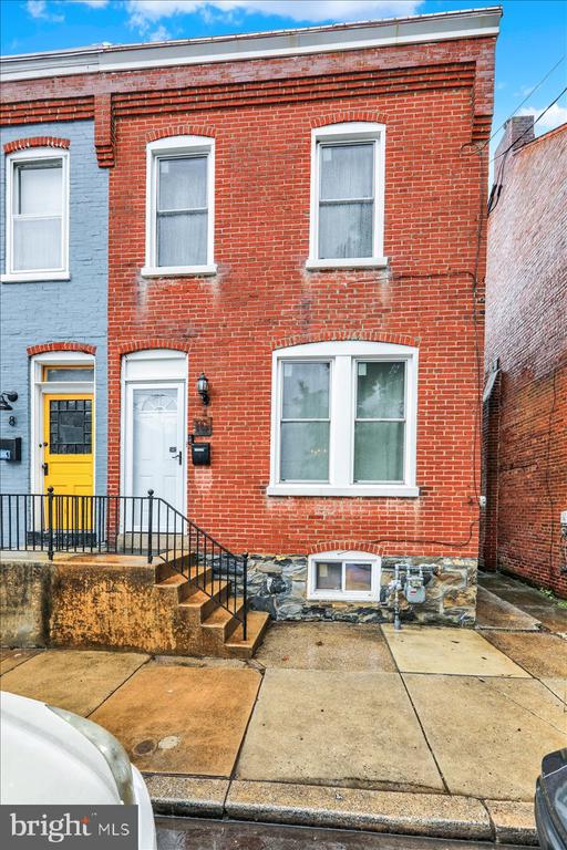 10 Caroline St