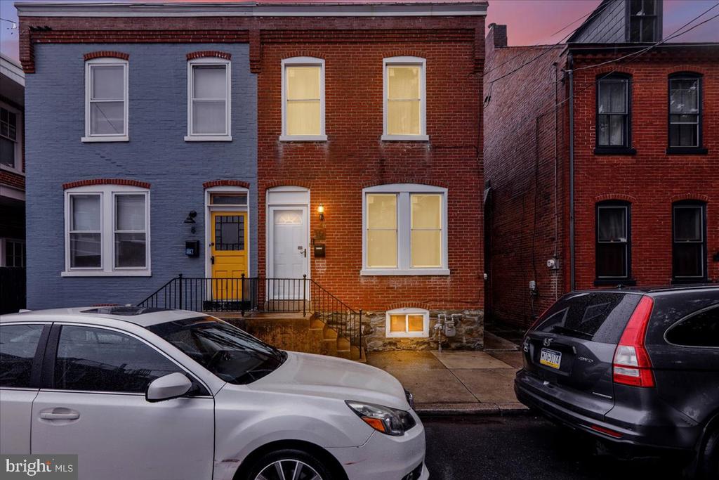 10 Caroline St