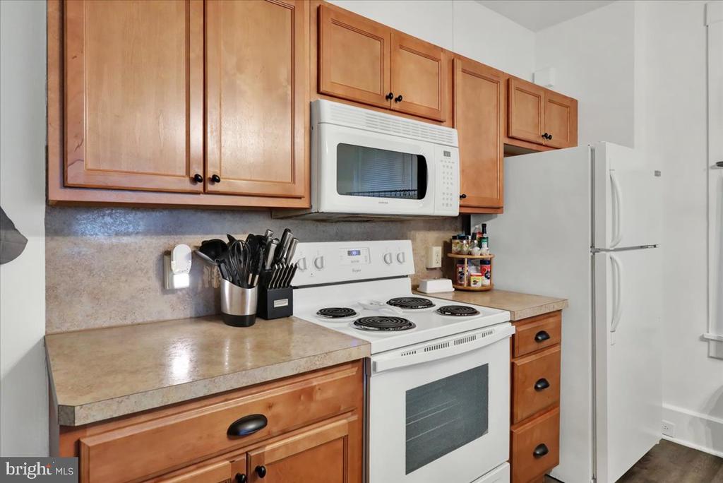 10 Caroline St