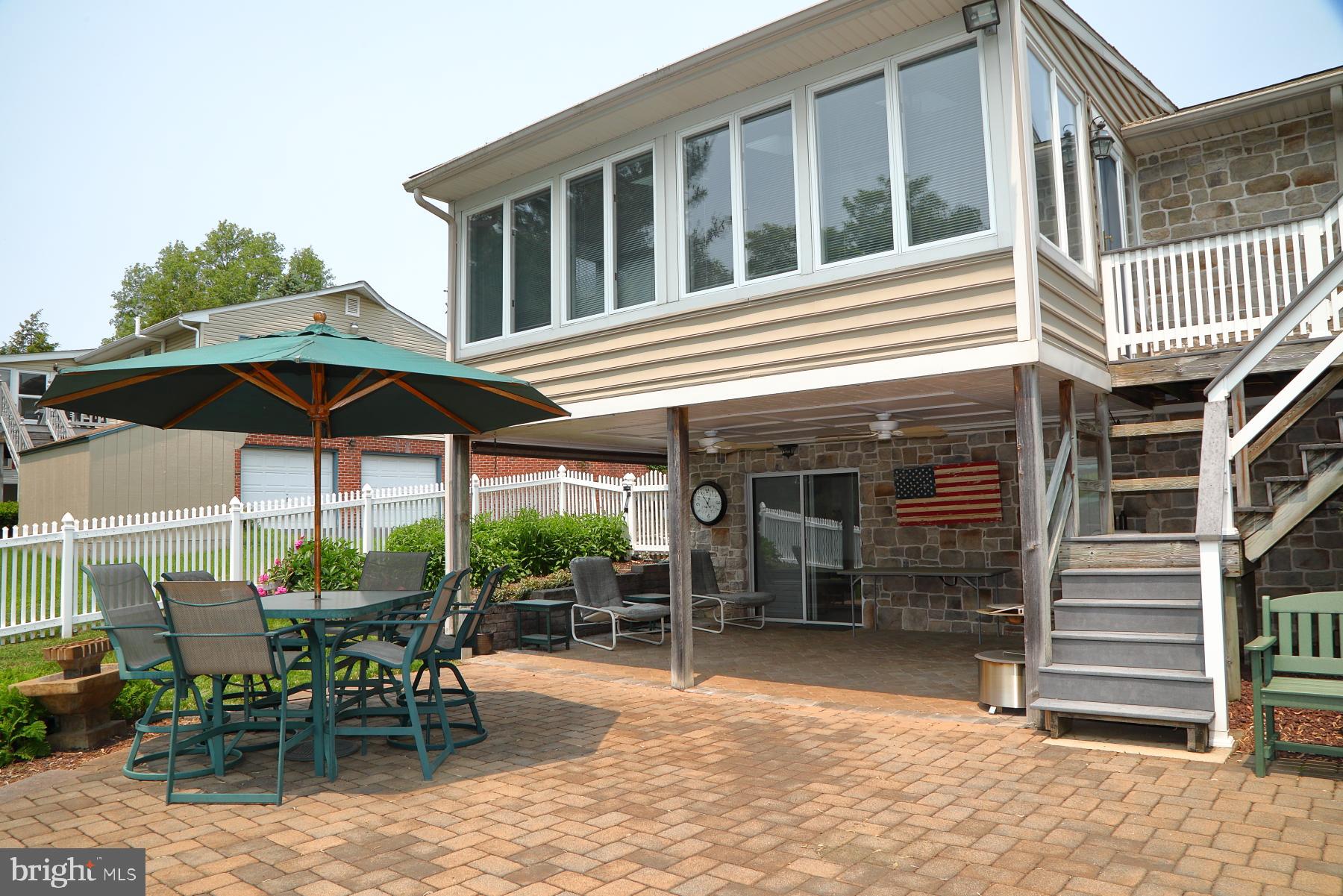 870 Terrace Ave